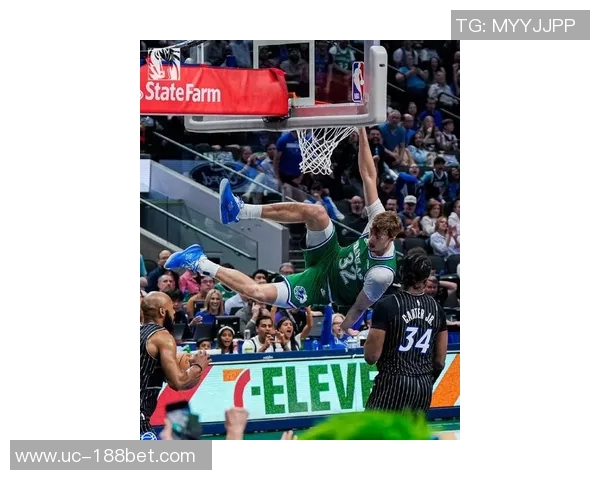 独行侠训练照曝光弗拉格与安东尼戴维斯激烈对抗展现竞争精神